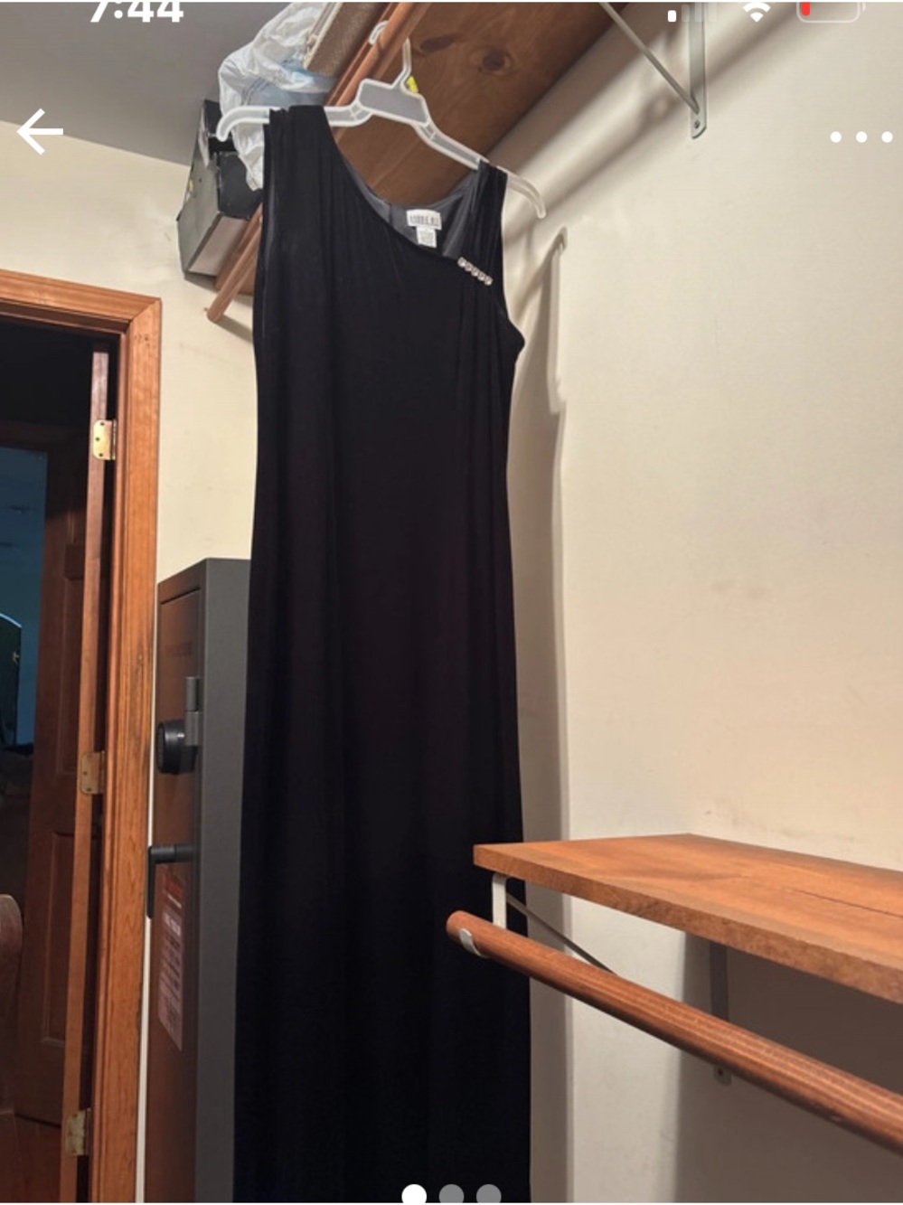 Robbie Bee Black One-Shoulder Maxi Dress with Shoulder Accent